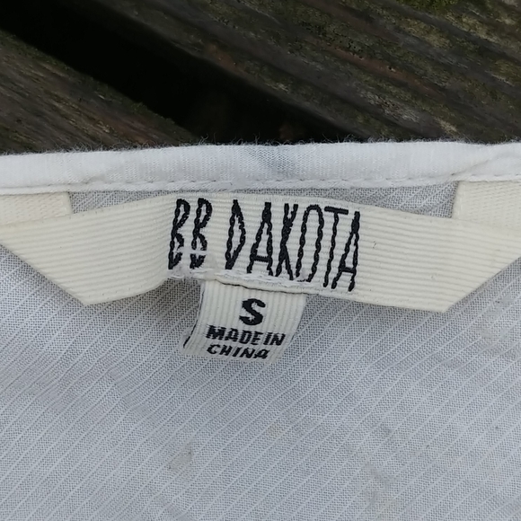 🌾3/$30🌾 BB Dakota open sleeve blouse - Picture 2 of 8
